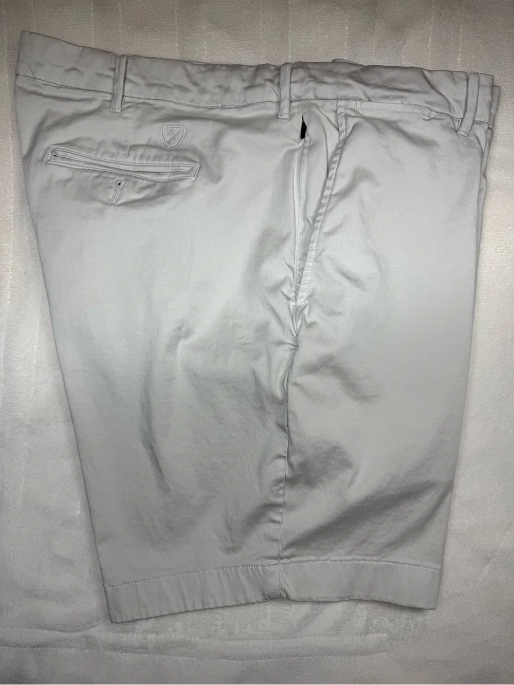 Daniel Cremieux Cream Madison Flat Front Shorts with Blue-Trim Waistband